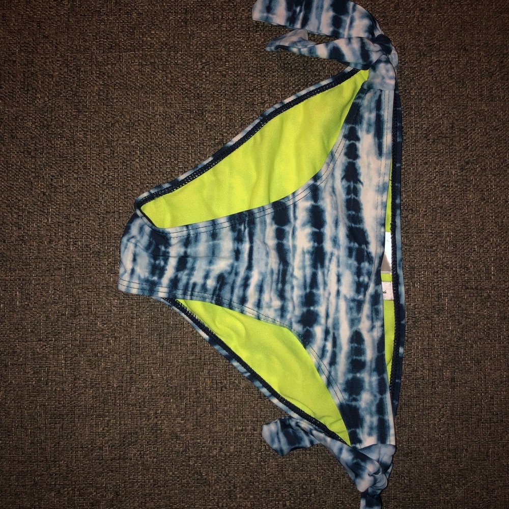 H&M blue tie dye size 4 bikini bottom